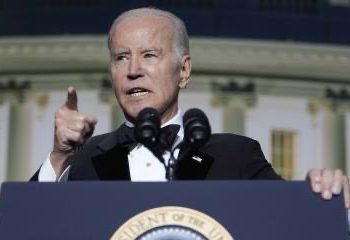 Hombre sentenciado a prisión por asalto al Capitolio de EEUU