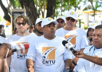 Transportistas realizan cruzada para generar conciencia sobre los accidentes de tránsito