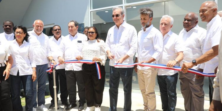 Abinader inaugura obras en Santo Domingo Este por más de RD$400 millones
