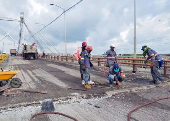 Obras Públicas intima a empresa a reparar juntas del puente Duarte