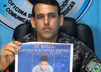 Sigue prófugo ex-prospecto de MLB acusado de homicidio en Santiago