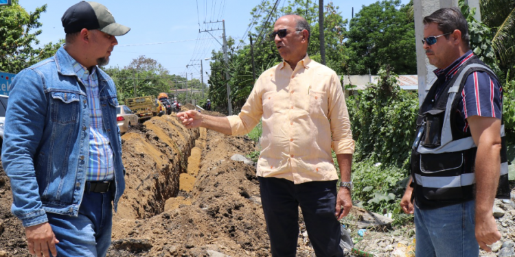 Moradores de Juan Antonio Alix recibirán agua potable con instalación de tubería