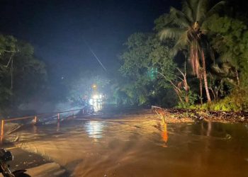Las lluvias dificultan el tránsito en Sosúa, Puerto Plata