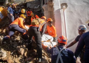 Un muerto al colapsar casa por los aguaceros