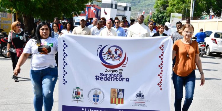 Interior y Policía inicia jornada deportiva con más de 500 atletas