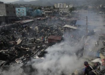 Un mercado público es devastado por un incendio en Haití