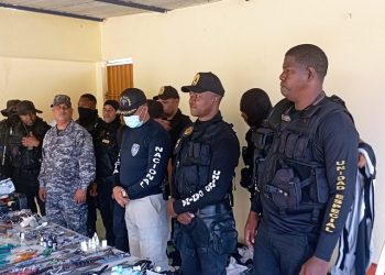 Decomisan armas y drogas en penal Rafey Santiago