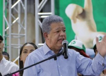 Leonel se contagia de Covid y advierte hay rebrote