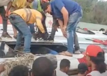 Transporte Espinal se solidariza con familiares de víctimas de accidente en autopista Duarte