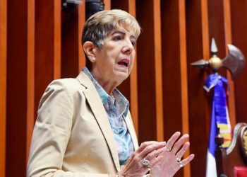 Ginette Bournigal a Yván Lorenzo sobre Cámara de Cuentas: “Usted mucho que chismeó conmigo de eso”