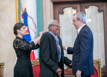 Condecoran tres luchadores contra tiranía de Trujillo