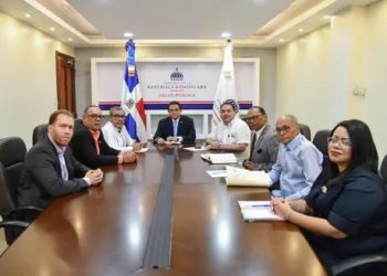 Crearán 200 plazas para médicos pasantes de postgrado especializados