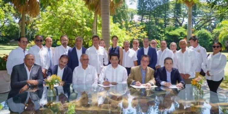 Turismo y empresarios de Santiago planifican inversión