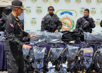 DNCD recibe equipos para combate al narcotráfico