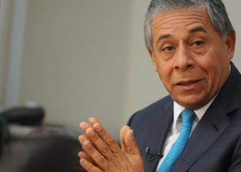 Roberto Salcedo arremete contra Domingo Contreras