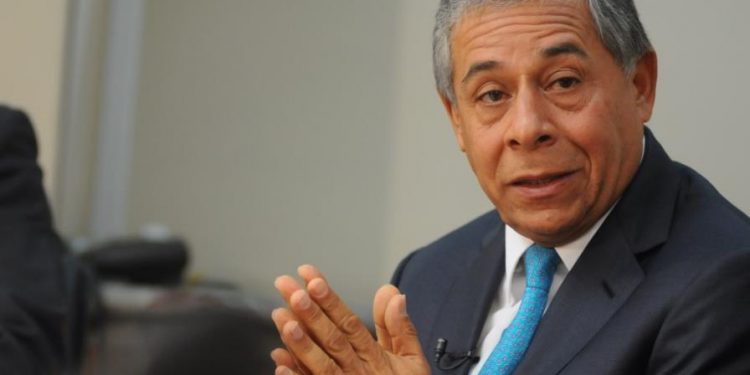 Roberto Salcedo arremete contra Domingo Contreras