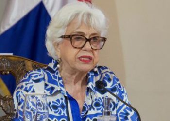 Milagros Ortiz Bosch dice estuvo hospitalizada por anemia tras “no comer a tiempo”