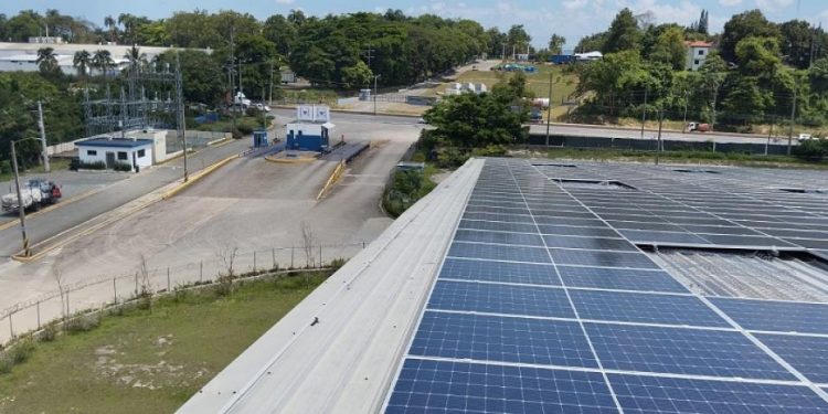 Más de 12,700 usuarios de las Edes usan paneles solares