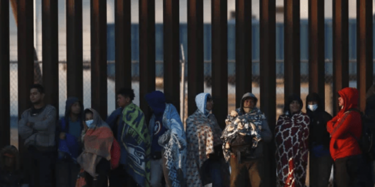 EE.UU. aceptará peticiones de asilo de migrantes que estén en México; los dominicanos no aplican