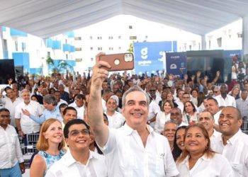 Abinader advierte responderá con 3 verdades a quienes difamen al gobierno