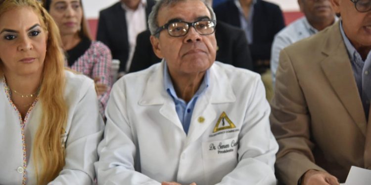 Colegio Médico retoma lucha contra ARS: anuncian paro laboral en hospitales y clínicas para el lunes