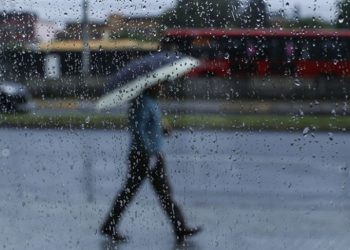 Onda Tropical y vaguada seguirán generando lluvias en el país