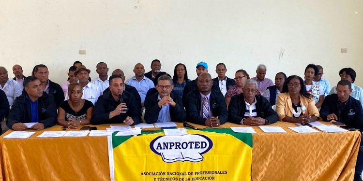 Profesionales y técnicos de la educación agradecen al presidente Abinader por resolver históricos desafíos de la educación dominicana