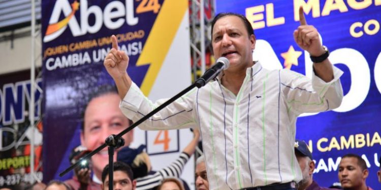 Renuncia asesor de campaña de Abel Martínez