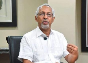 Revela hace 25 años no se exige acta para inscribir estudiantes