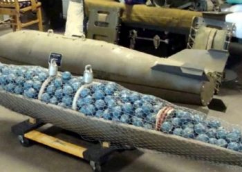 China tilda «irresponsable» a EU entregar bombas racimo a Ucrania