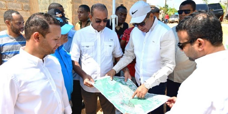 Gobierno invierte RD$15 mil millones en obras en SDE