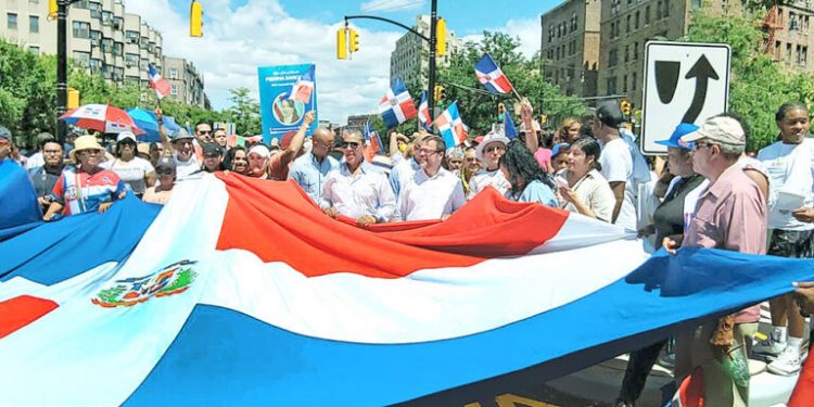 Celebran la Parada Dominicana de El Bronx