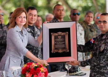 La vicepresidenta asume funciones y agenda de Gobierno