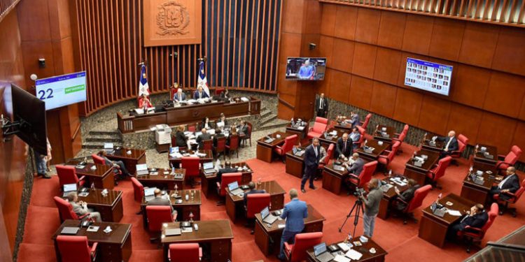 Se barajan cartas en PRM para presidir Senado y CD