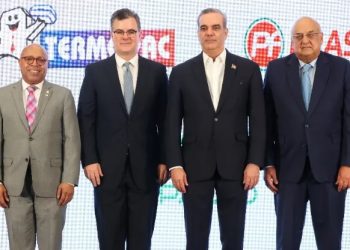 Empresas acuerdan gestionar plásticos