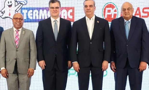 Empresas acuerdan gestionar plásticos