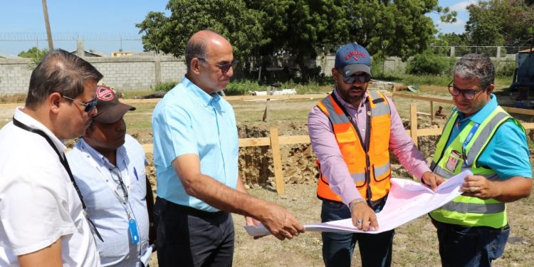 Director de Coraasan supervisa proyectos de agua potable por 43 millones de pesos