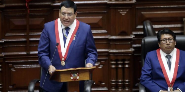 La Fiscalía de Perú inicia investigación al presidente del Congreso por corrupción