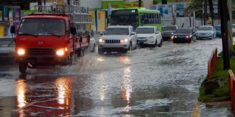 Onda tropical generará aguaceros este martes en diversas localidades del país