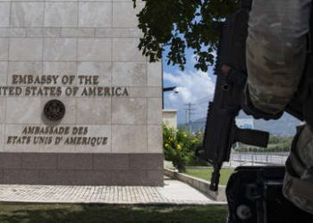 Estados Unidos cierra su embajada en Haití por disparos en su alrededor