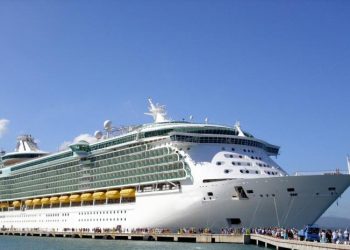 Crucero dejó un enfermo de malaria que sigue interno