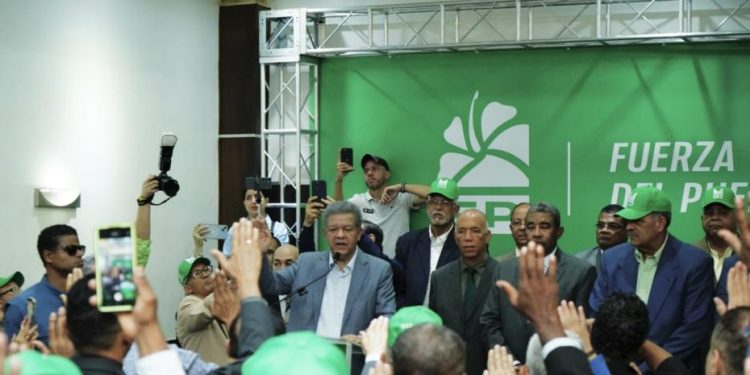 Fuerza del Pueblo desacata decisión de la JCE