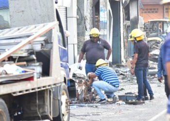 Oficiales del Ejército levantan evidencias del origen explosión