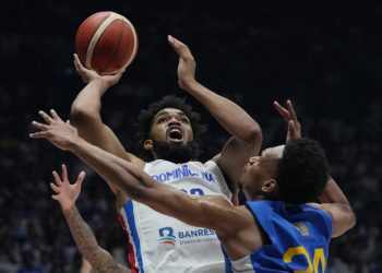 Towns anota 26 y Dominicana inicia con victoria en el Mundial ante Filipinas