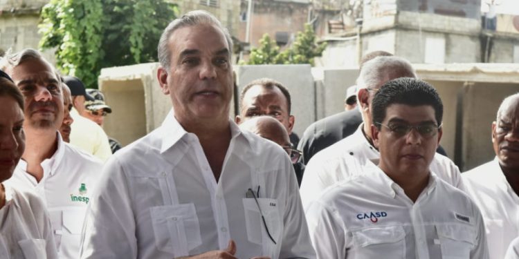 Abinader al preguntarle sobre alianzas: “Que la democracia siga su curso”