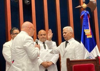 Senado juramentó nuevo bufete directivo, presidido por Ricardo de los Santos