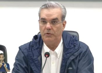Presidente Abinader afirma a partir de mañana deben reestablecerse las escuelas y actividades comerciales