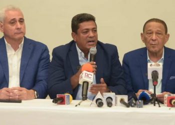 Junior Santos, Fiquito Vásquez y Julio Maríñez renuncian del PRD