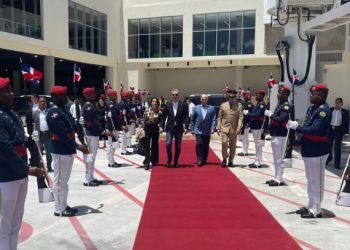 presidente Abinader envía claro mensaje al viajar a New York con Eduardo Estrella