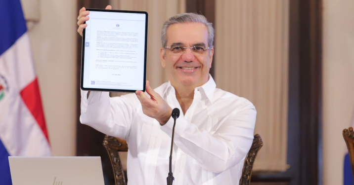 Luis Abinader inscribe hoy su precandidatura en casa nacional